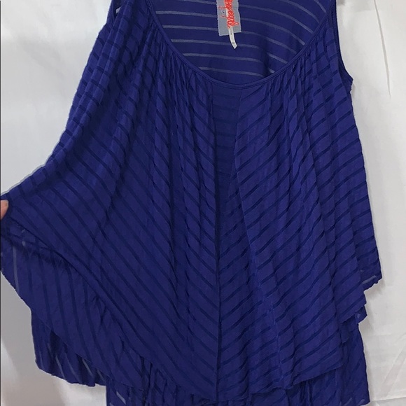 Free People XS blue/purple crop top. Super cute on - Picture 2 of 4